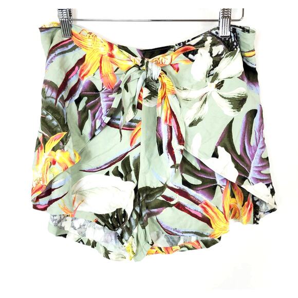 Guess Los Angeles Green Floral Tie Waist Wrap Shorts Women's Size Medium - Picture 1 of 9